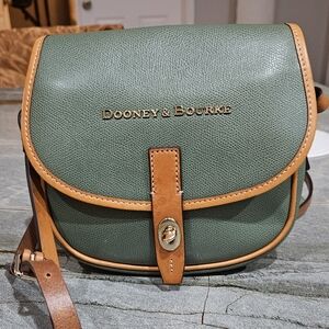 Dooney & Bourke Vintage Turnlock Saddle Crossbody Bag NWOT